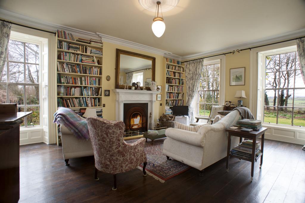 Country house Dromore House Historic *